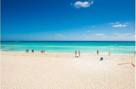 Amazing Hacienda For 14 Guests! Steps To The Beach! Playa del Carmen 0*,  Meksika